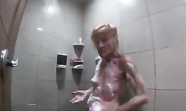 Ruby Crush's Sensual Bathtime - Erotic Masturbation with Toys & Orgasm