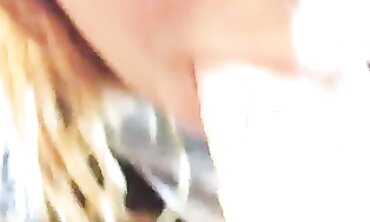 Hot Amateur Couple Surprise Homecoming FuckTap with Huge Facial