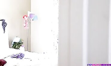 Step-Sister's Hot Body Exposed in Sexual Adventure