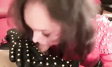 Leather-Clad Babe Fingers Her Way to Orgasm with Long Dick in Gloves