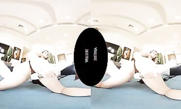 VR ALLURE - Virtual Reality Experience of Getting to know her sins