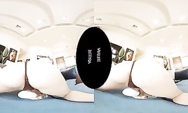 VR ALLURE - Virtual Reality Experience of Getting to know her sins