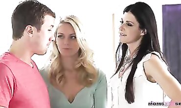 Use-WhatYouGet" : Sex Ed Lessons For Couples In Bedroom With Hot Blonde Teacher And Student