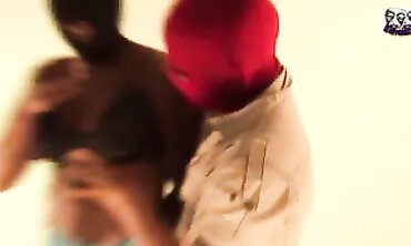 Africa's Exotic Dancer Gives an Erotic Dance Performance