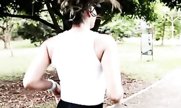Sport Babe Shows Off Her Fitness Body in Public Gym