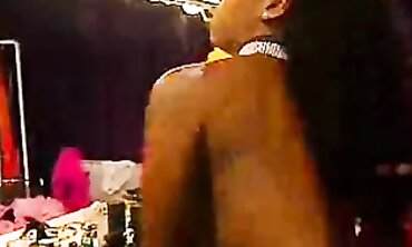 Fashionista Faux Pas - Behind The Scenes Look At A Model's Wardobe Crisis