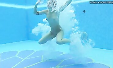 Sexy Teen Sensation - Poolside Nude Swimming Adventure with Lizzy Vogues