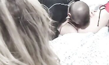 Canadian MILFs Share Secrets of Passionate Sex in Threesome