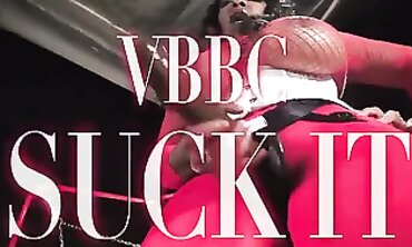 African Sex Bomb - Sensual Ebony MILF Strips Down For A Hot Dance And Tease