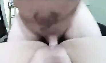 Hot & Curvy Besties Share Sex Tips in Hot Threesome