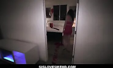 Valentine's Day Surprise! Older Sister In Law Fucked by Stepson - Barely Legal