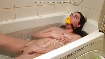 Funny-Duckling" - Ducky's Pond Adventure with Humorous Commentary by Old Man Youngman (Comedy)