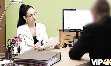 Elisa Calda's Glasses - Hot Italian Babe Gives A Sensual Blowjob