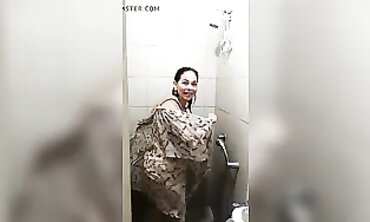Mature Sister Strips Off Lingerie - Sexy MILF Teaches Younger Sibling How To Dance