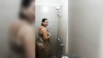 Mature Sister Strips Off Lingerie - Sexy MILF Teaches Younger Sibling How To Dance