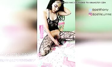 Hot MILF Uses Sex Toy to Satisfyingly Orgasm with You
