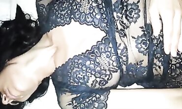 Exotic Dancer Shakira's Sensual Dance Moves - Erotic Indian Music Desi Girl