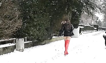 Hot Amateur Girls Show Off Their Best Dance Moves in Erotic Striptease