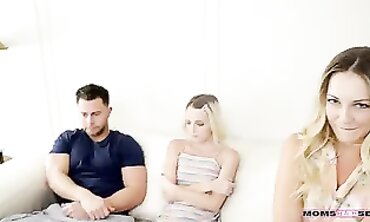 Mature MILF Teaches barely legal Guy How to Please A Woman