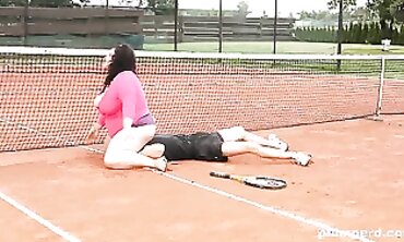 Top Rated Coach Gives You A Masterclass In Women's Pro-Tennis